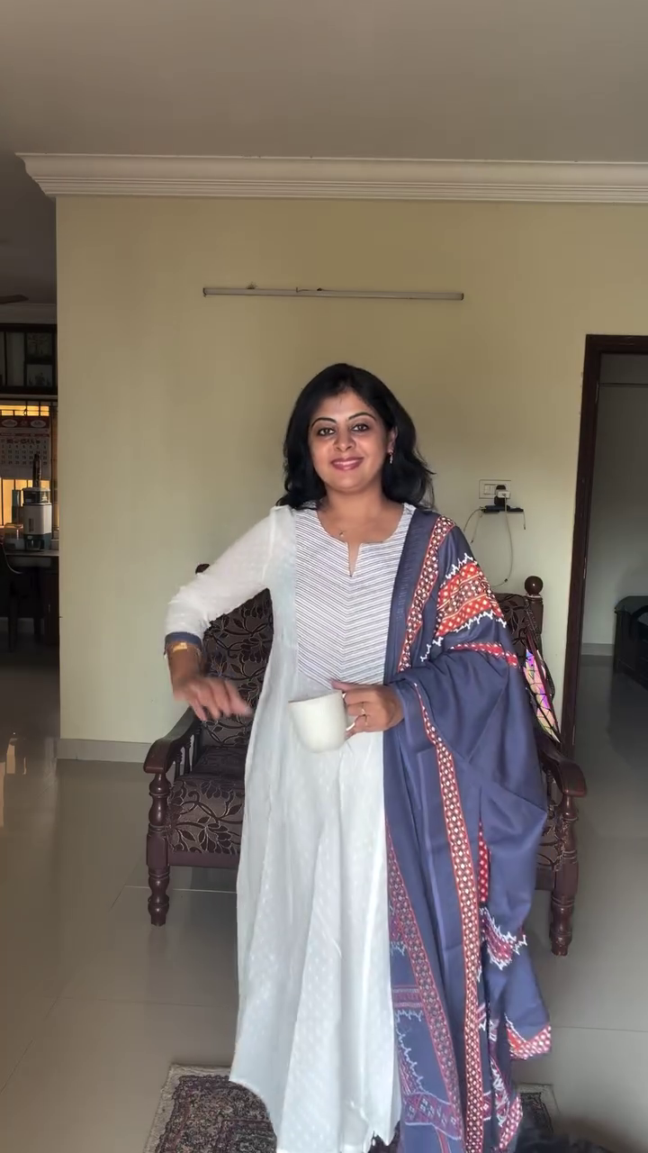 Red Kurta with Printed Dupatta - Image 5