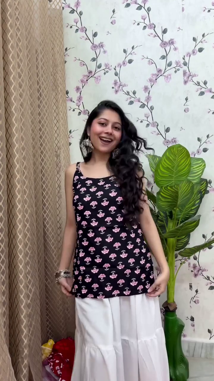 Red Printed Top with White Skirt - Image 4