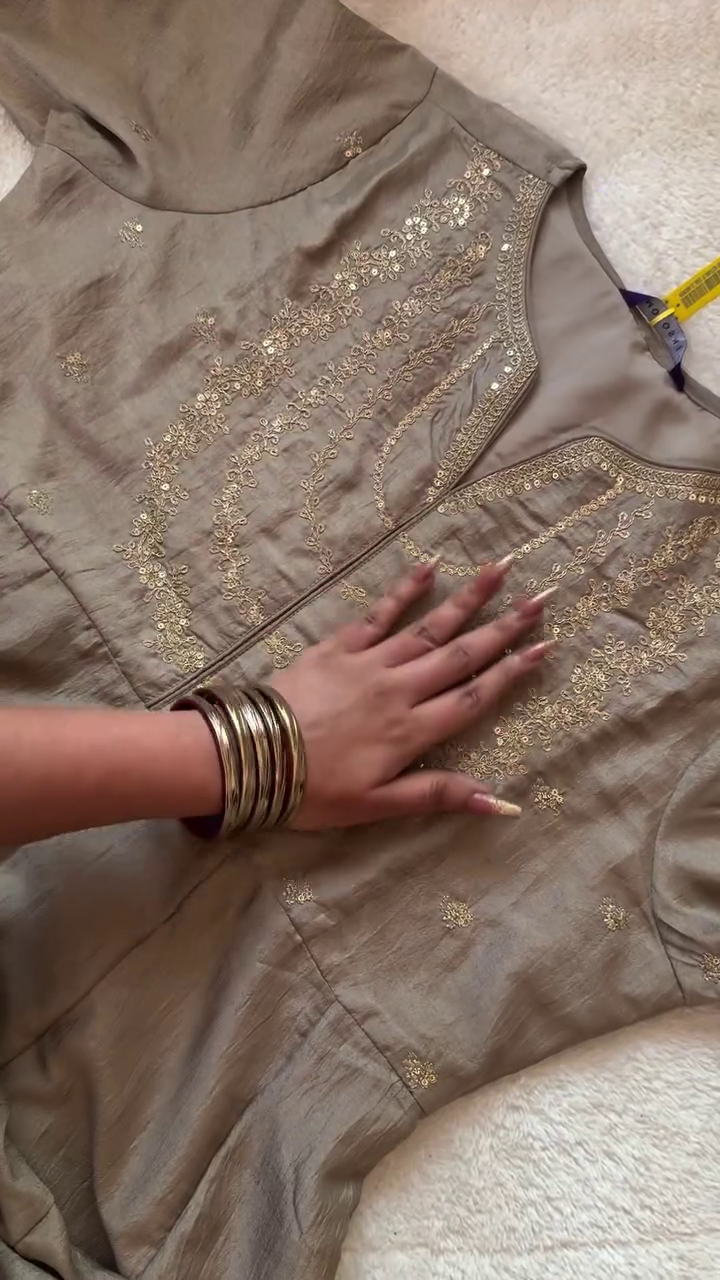 Beige Embroidered Kurta - Image 3