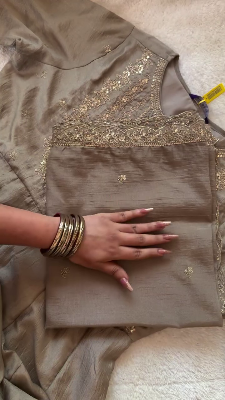 Beige Embroidered Kurta - Image 4